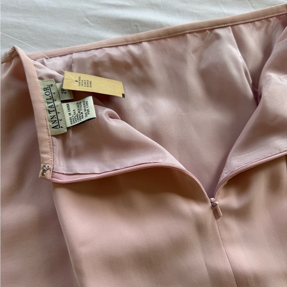 NWT Ann Taylor 100% Silk Pink Pencil Skirt USA Vtg 90s Size 2P - Picture 5 of 5